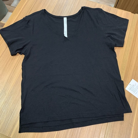 Lululemon jericho tee light 6 - Picture 2 of 7